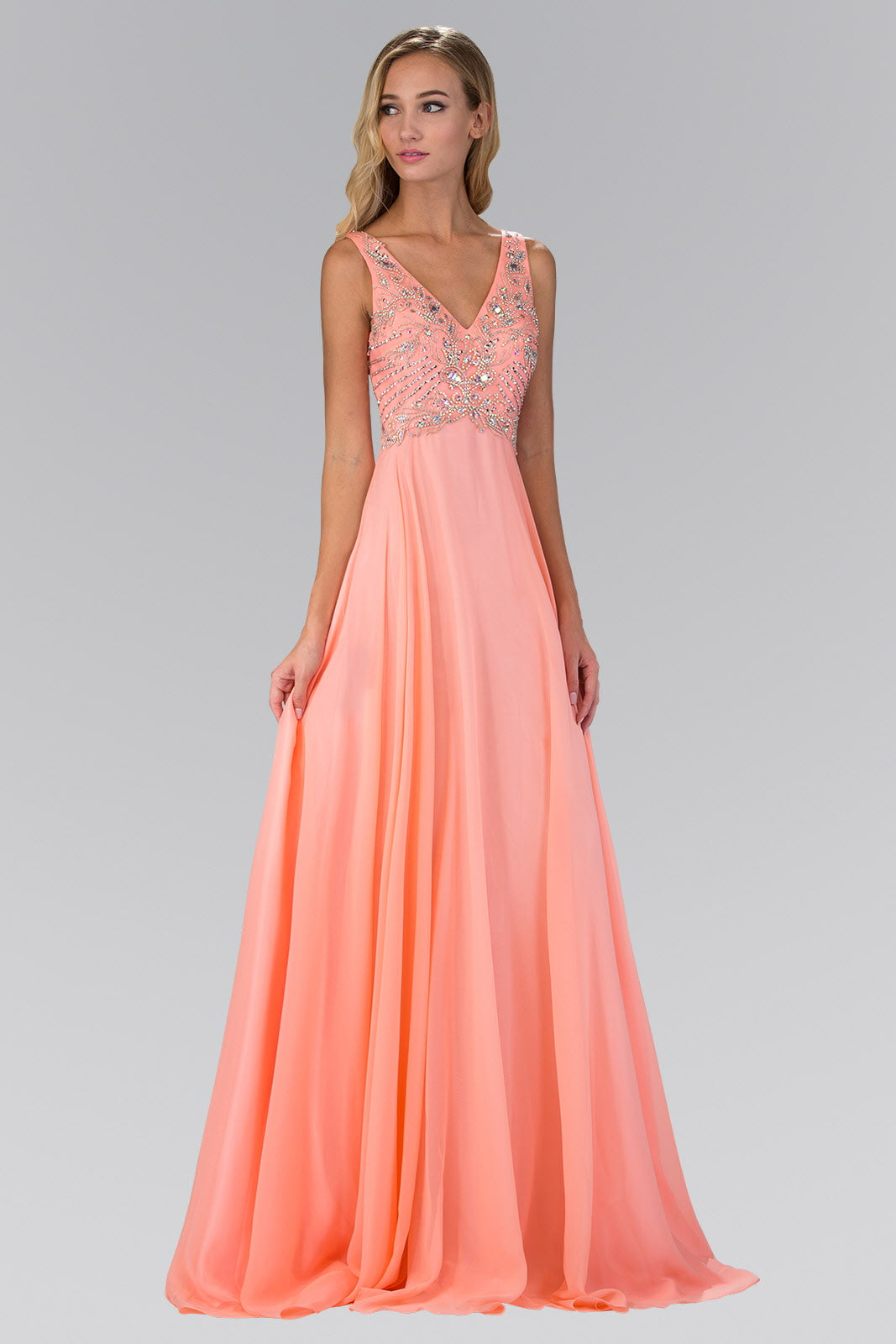 Robe longue en mousseline col et dos en V avec corsage bijoux et sequins