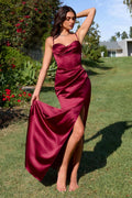 Robe ajustée à encolure cœur et fines bretelles